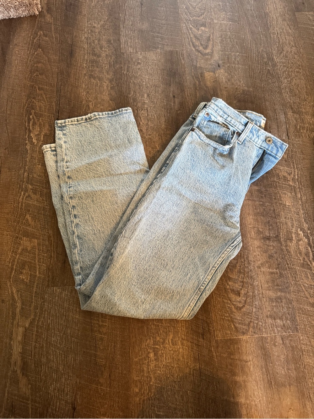 Abercrombie & Fitch Light Wash 90s Relaxed Jean High Rise